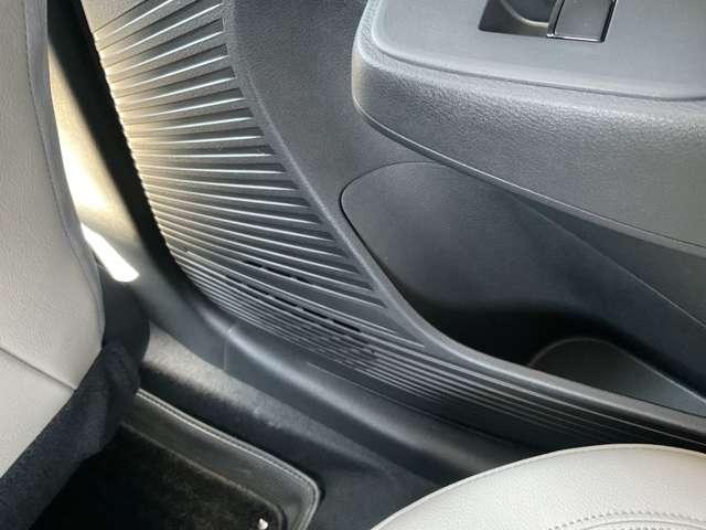 オーラ １．２　Ｇ　ＦＯＵＲ　レザーエディション　４ＷＤ　メモリーナビ　プロパイロット　ワンオ－ナ－車　ＬＫＡ　試乗車　追従クルコン　禁煙　ＬＥＤライト　バックモニター　ドライブレコーダー　インテリキー　寒冷地仕様　４ＷＤ　ＥＴＣ　アルミ　サイドカメラ　盗難警報器　キーレスエントリー（13枚目）