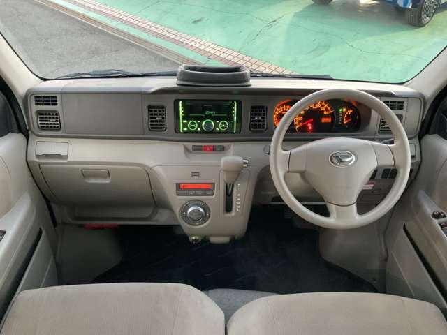 ドライバーのかたと助手席のかたが座るシートです。実際お座りいただくのが、分かりやすいと思います。お気軽にご来店ください！