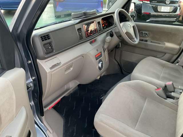 助手席も快適に過ごせます。