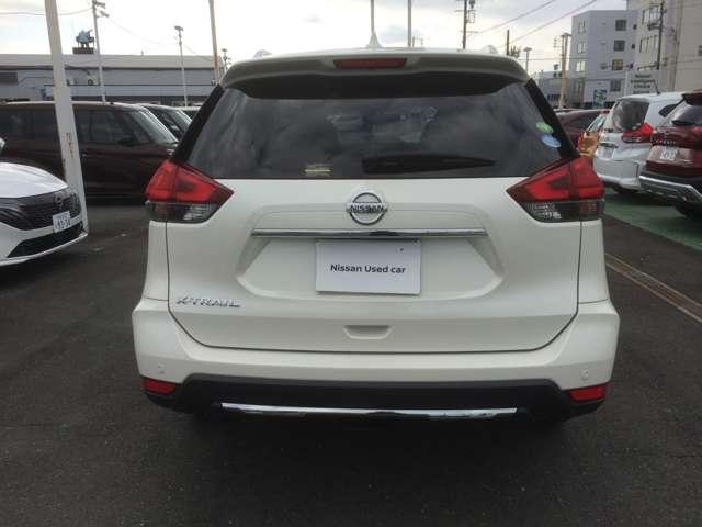 エクストレイル ２．０　２０Ｘｉ　２列車　アイドリングストップ車　ＬＥＤヘットライト　寒冷地仕様　Ｒカメラ　盗難防止装置　インテリキー　レーンキープアシスト　ＥＴＣ　ドライブレコーダー　キーフリー　ＴＶナビ　オートエアコン　アルミホイール（6枚目）