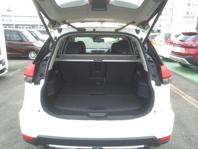 エクストレイル ２．０　２０Ｘｉ　２列車　アイドリングストップ車　ＬＥＤヘットライト　寒冷地仕様　Ｒカメラ　盗難防止装置　インテリキー　レーンキープアシスト　ＥＴＣ　ドライブレコーダー　キーフリー　ＴＶナビ　オートエアコン　アルミホイール（9枚目）