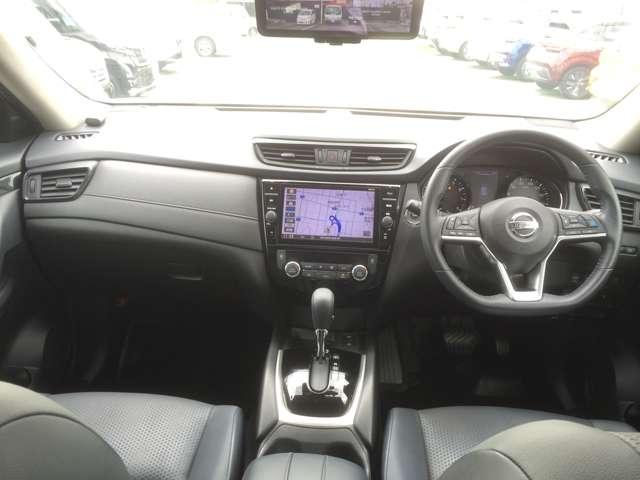 エクストレイル ２．０　２０Ｘｉ　２列車　アイドリングストップ車　ＬＥＤヘットライト　寒冷地仕様　Ｒカメラ　盗難防止装置　インテリキー　レーンキープアシスト　ＥＴＣ　ドライブレコーダー　キーフリー　ＴＶナビ　オートエアコン　アルミホイール（12枚目）