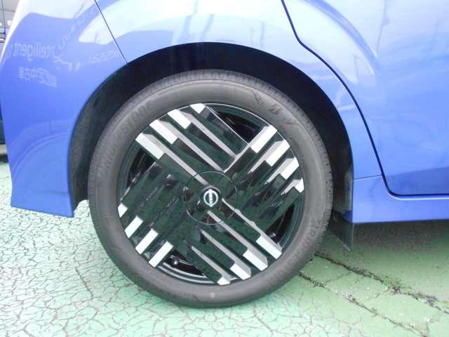 オーラ 1.2 G レザーエディション 純正メーカーナビゲーションシステム ワンオーナ 追突防止 レーダークルーズ 車線逸脱警報装置 LED ドライブレコーダー 記録簿 バックモニター ETC インテリジェントキー メモリーナビゲーション AW キーレスエントリー ABS(6枚目)