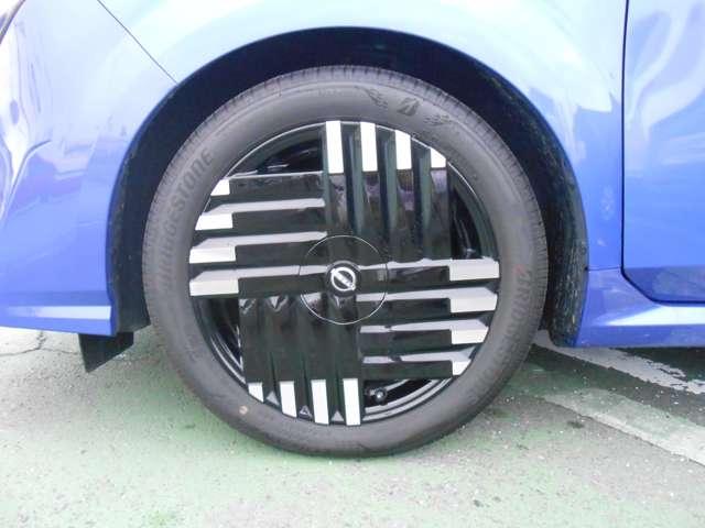 オーラ 1.2 G レザーエディション 純正メーカーナビゲーションシステム ワンオーナ 追突防止 レーダークルーズ 車線逸脱警報装置 LED ドライブレコーダー 記録簿 バックモニター ETC インテリジェントキー メモリーナビゲーション AW キーレスエントリー ABS(7枚目)