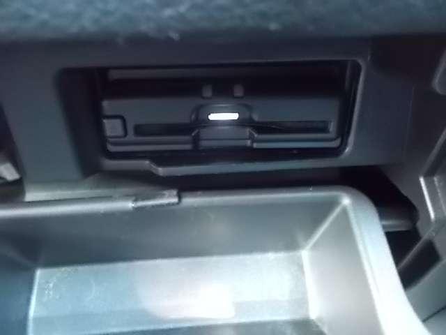 セレナ ２．０　ＸＶ　メモリーナビ　ＴＶ　ＥＴＣ　ドラレコ　ＬＥＤライト　ＥＴＣ車載器　レーンキープ　ワンオーナー車　インテリキー　ドラレコ　パワーウインドウ　盗難防止システム　レーダークルーズ　ナビＴＶ　エアコン　ＡＢＳ　エアバッグ　メモリーナビ　キーレス（10枚目）