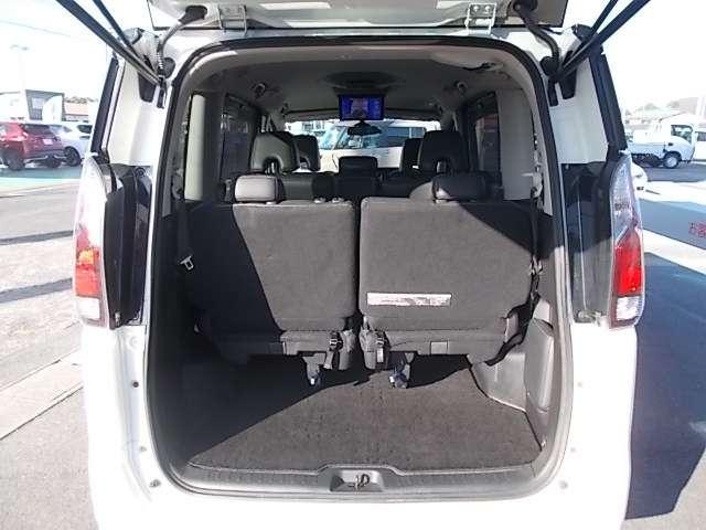 セレナ ２．０　ＸＶ　メモリーナビ　ＴＶ　ＥＴＣ　ドラレコ　ＬＥＤライト　ＥＴＣ車載器　レーンキープ　ワンオーナー車　インテリキー　ドラレコ　パワーウインドウ　盗難防止システム　レーダークルーズ　ナビＴＶ　エアコン　ＡＢＳ　エアバッグ　メモリーナビ　キーレス（18枚目）