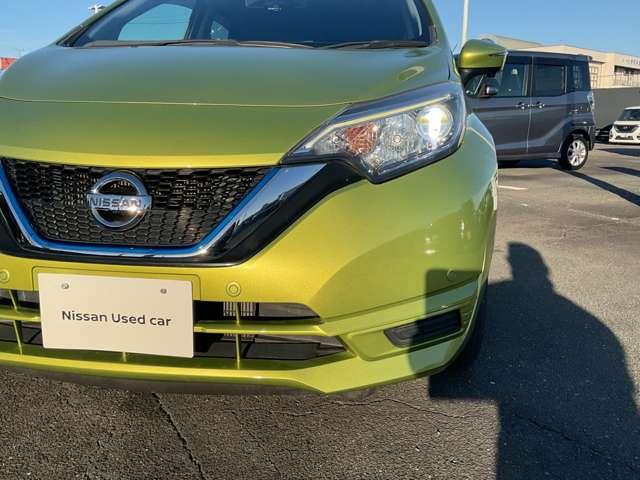 ノート １．２　ｅ－ＰＯＷＥＲ　Ｘ　ＭＭ３１６Ｄ－Ｗナビ　アラウンドビューモニター　Ｒカメラ　運転席助手席エアバック　レーンキープ　ＡＵＴＯエアコン　盗難防止システム　ナビＴＶ　サイドカメラ　運転席エアバッグ　キーレスエントリー　ＬＥＤヘッド　ＥＴＣ車載器　アイドリングストップ（5枚目）