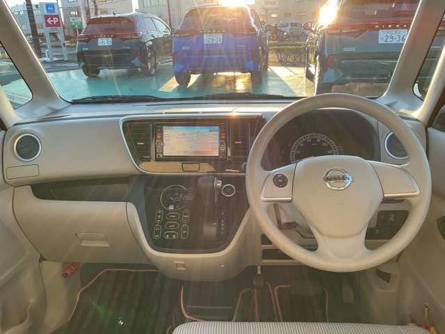デイズルークス ６６０　Ｘ　日産純正ナビ　プリクラッシュ　パワ－スライドドア　全周囲　アイドリングストップ機能　Ｓキー　ナビＴＶ　運転席エアバック　デュアルエアバッグ　フルオートエアコン　サイドエアバッグ　パワーウィンドウ　ワンセグＴＶ（2枚目）
