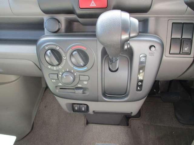 クリッパーバン 660 DX GLパッケージ ハイルーフ 日産純正ナビTV バックカメラ ドライブレ インテリジェントエマージェンシーブレーキ LEDヘッドランプ キーレス パワーウィンドウ ドラレコ バックカメラ ETC アイドリングストップ パワステ 禁煙車 運転席エアバック 助手席エアバック(12枚目)