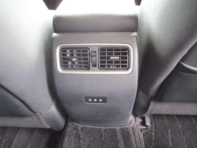 ティアナ 2.5 XL バックカメラ ETC セキュリティアラーム ワンオーナー車 スマキー LDW カーテンエアバック AAC パワーウインドウ ETC Bカメラ アルミホイール キーレス メモリーナビ ワンセグTV ABS ナビTV パワーステアリング エアバッグ(17枚目)