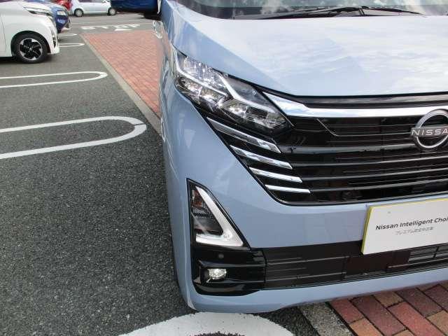 デイズ 660 ハイウェイスターGターボ プロパイロット エディション ナビTV 前後方ドラレコ ETC アルミ エアバック ETC車載器 LEDヘッドライト レーダークルーズ インテリジェントキー 禁煙車 レーンアシスト キーレス ドライブレコーダー サイドカメラ アイドリングストップ エアコン ABS(10枚目)