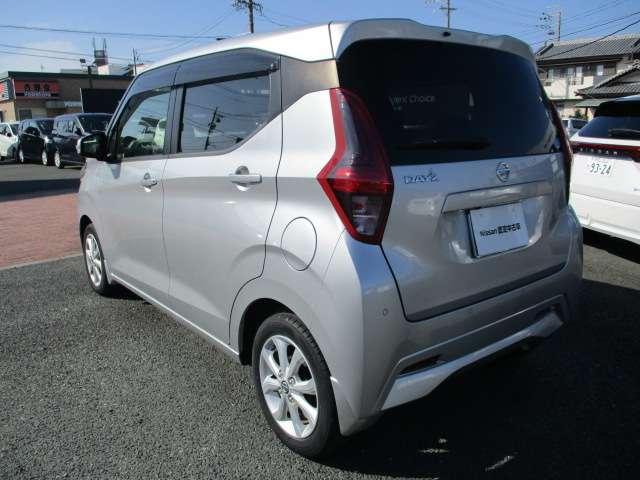 デイズ ６６０　Ｘ　日産純正ＭＭ３１９Ｄ－ＬナビＴＶ　アラウンドＭ　踏み間違え防止　スマートキー　バックカメラ　１オーナー　レーンキープ　アイドリングストップ　ドライブレコーダー　キーレス　フルオートエアコン　ナビＴＶ　ＷＡＢ　記録簿　運転席エアバック（7枚目）