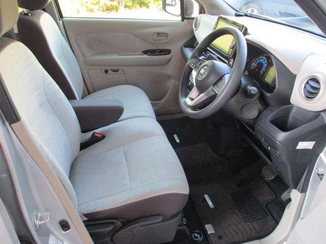 デイズ ６６０　Ｘ　日産純正ＭＭ３１９Ｄ－ＬナビＴＶ　アラウンドＭ　踏み間違え防止　スマートキー　バックカメラ　１オーナー　レーンキープ　アイドリングストップ　ドライブレコーダー　キーレス　フルオートエアコン　ナビＴＶ　ＷＡＢ　記録簿　運転席エアバック（18枚目）