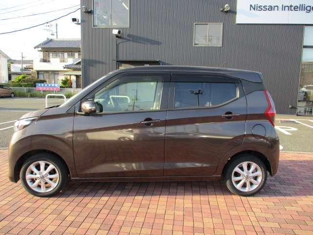 デイズ ６６０　Ｘ　デイスプレイオーデイオ　アラウンドＭ　スマートキー　バックカメラ　１オーナー　アイドリングストップ　キーレス　フルオートエアコン　記録簿　運転席エアバック　ＰＳ　アルミホイール　ＡＢＳ　パワーウィンドウ　サイドカメラ（18枚目）