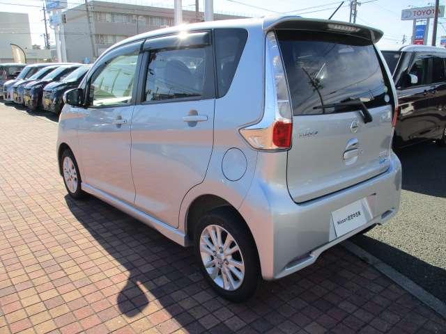 デイズ ６６０　ハイウェイスターＸ　キセノンヘッドライト　ＥＴＣ　全席ＰＷ　ＩＳＴＯＰ　テレビ　ダブルエアバッグ　ＰＳ　スマキー　Ｂカメラ　ＡＡＣ　盗難防止システム　ＥＴＣ　アルミホイール　キーフリーシステム　ＡＢＳ　１セグＴＶ　エアバック　車線逸脱警告（6枚目）