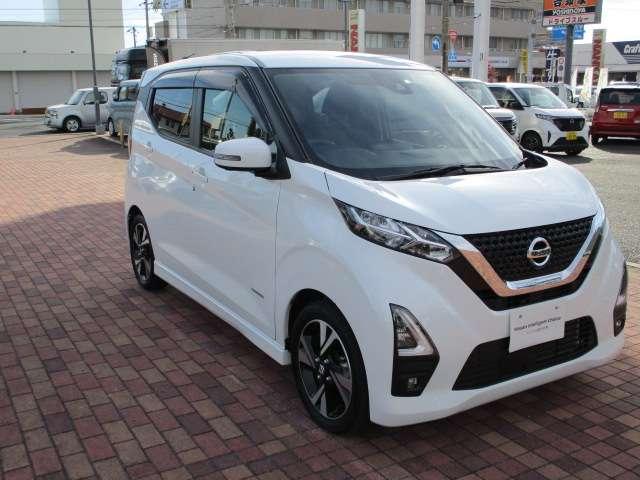 デイズ ６６０　ハイウェイスターＧターボ　アラウンドビューモニターＬＥＤライト　車線逸脱　インテリジェントアラウンドビューモニター　ＬＥＤ　スマートキー　エアバック　キーフリー　サイドカメラ　バックカメラ　パワーステアリング　フルオートエアコン　パワーウィンドウ　ＡＢＳ　ワンオナ（3枚目）