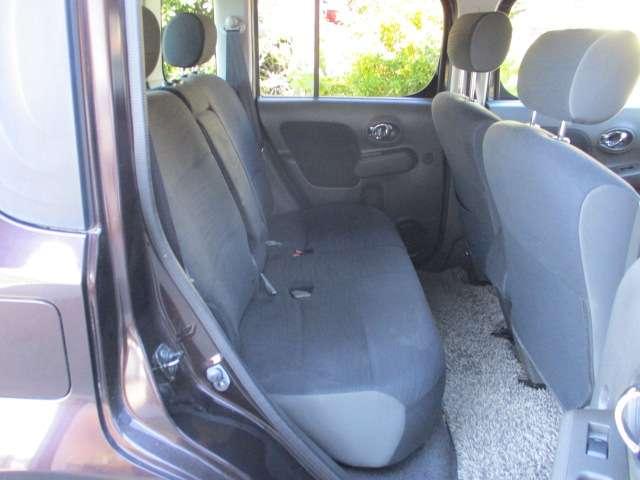 後部座席の方も快適です。
