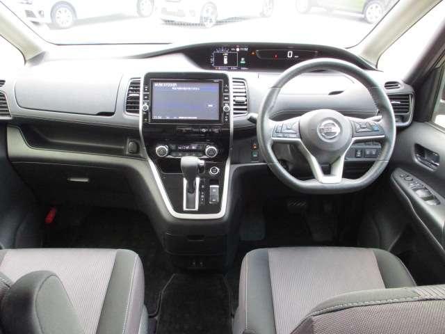 セレナ 2.0 ハイウェイスター VセレクションII 日産純正MM518D-LナビTV 後席モニター バックモニタ 全周囲モニタ アイスト インテリキー LEDライト ETC車載器 サイドエアバッグ 記録簿 ドライブレコーダー メモリ-ナビ アルミ TVナビ エアバック ABS Wエアバッグ(4枚目)
