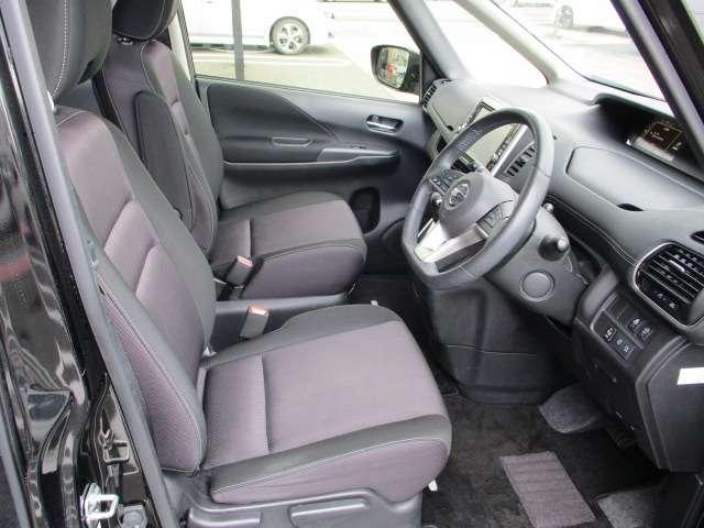 セレナ 2.0 ハイウェイスター VセレクションII 日産純正MM518D-LナビTV 後席モニター バックモニタ 全周囲モニタ アイスト インテリキー LEDライト ETC車載器 サイドエアバッグ 記録簿 ドライブレコーダー メモリ-ナビ アルミ TVナビ エアバック ABS Wエアバッグ(19枚目)