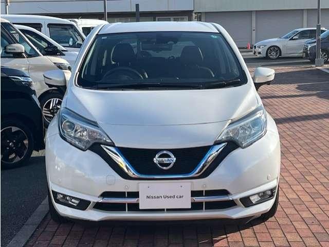 ノート １．２　ｅ－ＰＯＷＥＲ　メダリスト　被害軽減ブレーキ　ＴＶナビ　ドライブレコーダ　バックモニター　インテリキー　アイドリングストップ　盗難防止装置　ＬＥＤランプ　車線逸脱警報システム　キーフリー　アルミホイール　ＥＴＣ　オートエアコン（3枚目）