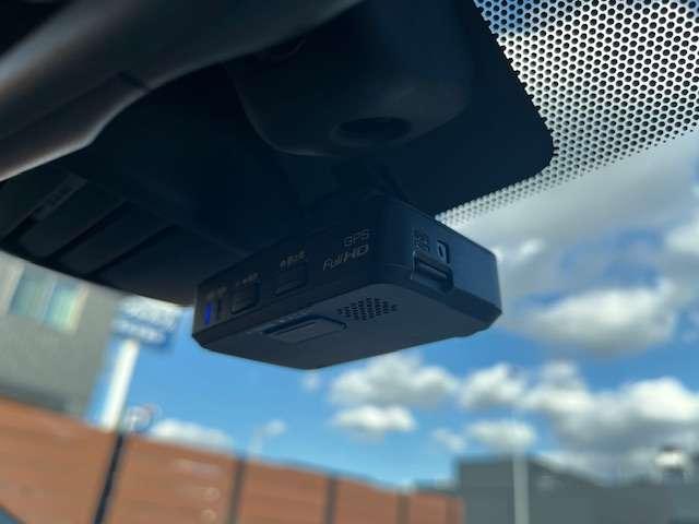 ノート １．２　ｅ－ＰＯＷＥＲ　メダリスト　被害軽減ブレーキ　ＴＶナビ　ドライブレコーダ　バックモニター　インテリキー　アイドリングストップ　盗難防止装置　ＬＥＤランプ　車線逸脱警報システム　キーフリー　アルミホイール　ＥＴＣ　オートエアコン（10枚目）