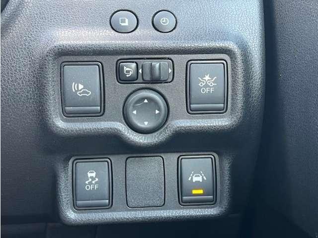 ノート １．２　ｅ－ＰＯＷＥＲ　メダリスト　被害軽減ブレーキ　ＴＶナビ　ドライブレコーダ　バックモニター　インテリキー　アイドリングストップ　盗難防止装置　ＬＥＤランプ　車線逸脱警報システム　キーフリー　アルミホイール　ＥＴＣ　オートエアコン（14枚目）