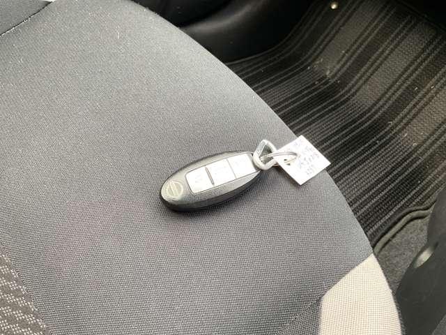 ノート １．２　Ｘ　Ｖセレクション　純正ナビ　衝突被害軽減装置　全周囲カメラ　バックビューモニター　レーンキープ　イモビライザー　インテリキー　オートエアコン　Ａストップ　Ｗエアバック　ＥＴＣ　ＡＢＳ　メモリーナビ　ナビＴＶ　キーレス　エアバッグ（19枚目）