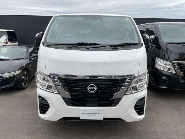 キャラバン 2.4 プレミアムGX ロングボディ ディーゼルターボ 純正ナビ LEDライト アラウンドモニター ETC LEDヘッド メモリーナビ バックカメラ エアコン ドライブレコーダー パワーウィンドウ パワーステアリング スマートキー&プッシュスタート 踏み間違い防止アシスト(5枚目)