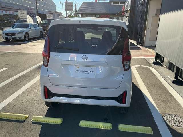 デイズ 660 X 純正ナビ ドラレコ 全周囲カメラ ETC アラウンドM 踏み間違え防止 スマートキー 1オーナー ETC アイドリングストップ ドライブレコーダー キーレス フルオートエアコン ナビTV WAB 記録簿 運転席エアバック サイドエアバッグ(6枚目)