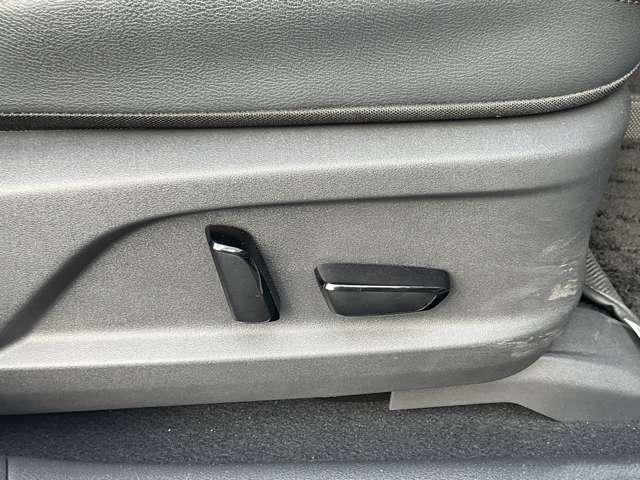 オーラ １．２　Ｇ　純正ナビ　ＬＥＤライト　ドラレコ　自動（被害軽減）ブレーキ　試乗車アップ　ＬＥＤ　ＬＫＡ　ＥＴＣ　ドライブレコーダー　カーテンエアバッグ　アルミホイール　インテリジェントキー　パワーウィンドウ　ワンオーナー　フルオートエアコン　記録簿（8枚目）