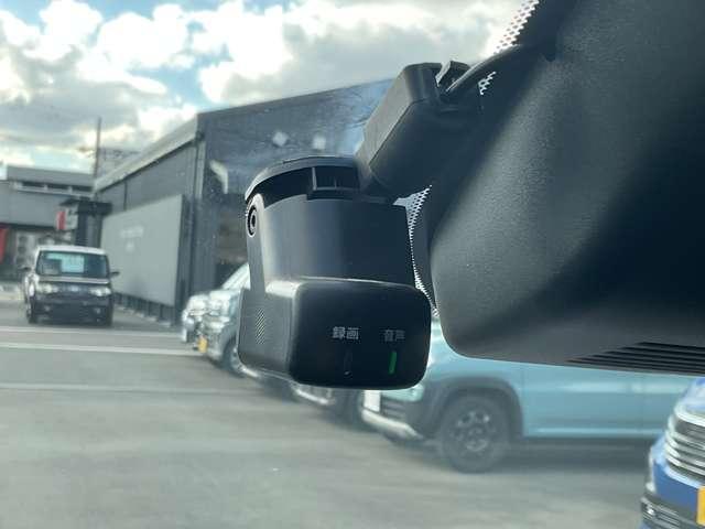 ノート 1.2 X 純正ナビ バックカメラ リアカメラ 衝突被害軽減ブレ-キ ETC付 レーンアシスト インテリジェントキー ワンオーナー ドラレコ 整備記録簿 ワンセグTV TVナビ サイドカーテンエアバック メモリーナビ パワーウィンドウ(14枚目)