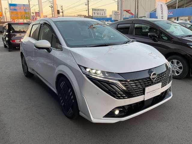 オーラ １．２　Ｇ　自動（被害軽減）ブレーキ　試乗車アップ　ＬＥＤ　ＬＫＡ　サイドカメラ　ＥＴＣ　ドライブレコーダー　カーテンエアバッグ　イモビライザー　アルミホイール　インテリジェントキー　パワーウィンドウ　ナビＴＶ（3枚目）