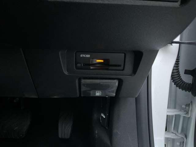 オーラ １．２　Ｇ　自動（被害軽減）ブレーキ　試乗車アップ　ＬＥＤ　ＬＫＡ　サイドカメラ　ＥＴＣ　ドライブレコーダー　カーテンエアバッグ　イモビライザー　アルミホイール　インテリジェントキー　パワーウィンドウ　ナビＴＶ（9枚目）