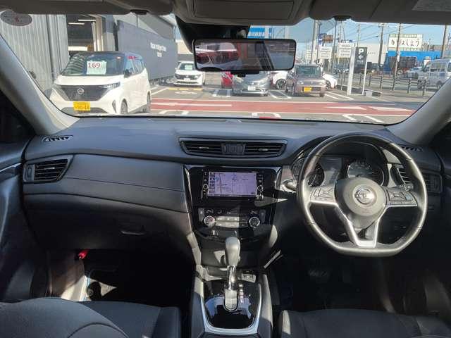 エクストレイル ２．０　２０Ｘｉ　ハイブリッド　エクストリーマーＸ　４ＷＤ　プロパイロット　全周囲カメラ　イモビライザー　レーダークルーズコントロール　寒冷地仕様　アイドリングストップ　ナビＴＶ　オートエアコン　スマートキー　ＡＷ　エアバッグ　レーンアシスト　バックカメラ　メモリーナビ　４ＷＤ　ＡＢＳ（4枚目）