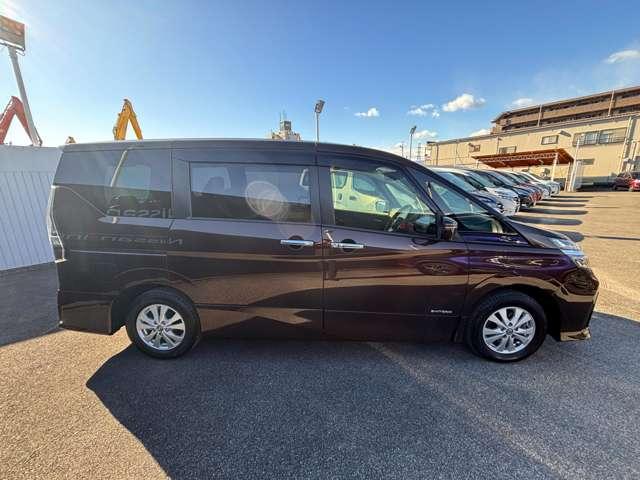 セレナ 2.0 ハイウェイスター V 4WD アラウンドビューモニター・障害物センサー(9枚目)