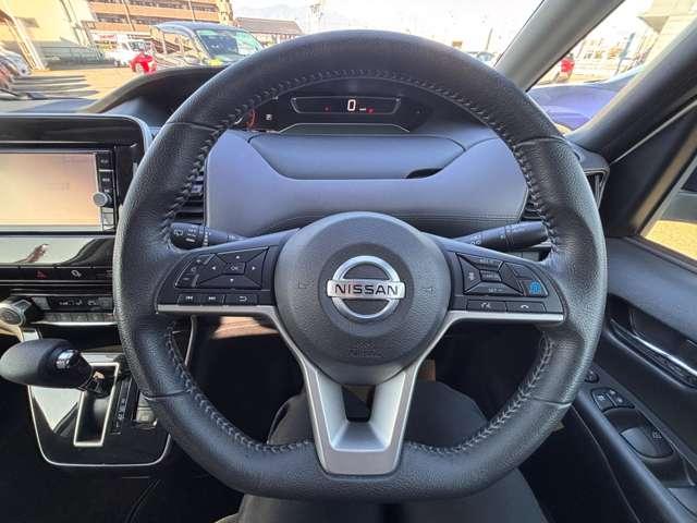 セレナ ２．０　ハイウェイスター　Ｖ　４ＷＤ　プロパイロット・アラウンドビューモニター（7枚目）