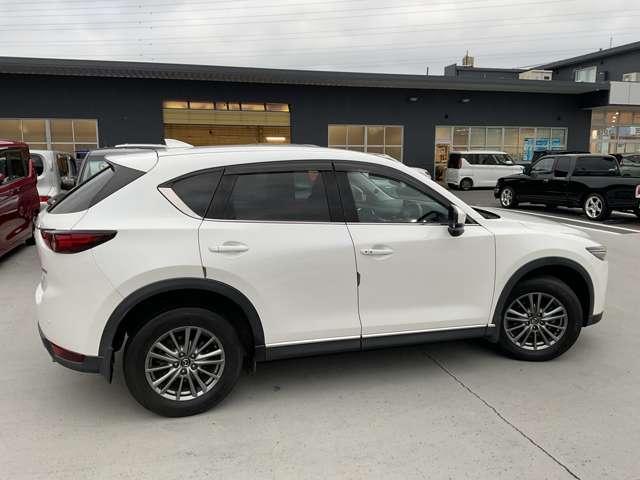 ＣＸ－５ ２．２　ＸＤ　Ｌパッケージ　ディーゼルターボ　ＢＯＳＥサラウンドシステム・オートバックドア　ＬＫＡ　オートクルーズ　エアコン　リアカメラ　キーフリー　アイストップ　アドバンスキー　アルミホイール　ＡＢＳ　サイドカメラ　パワーステアリング　盗難防止システム　ドラレコ　ＥＴＣ　メモリナビ　ナビ（19枚目）