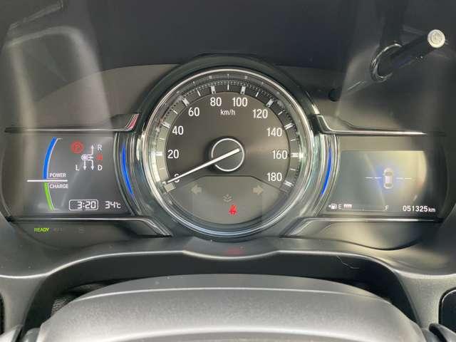 グレイス １．５　ハイブリッド　ＥＸ　ホンダセンシング　ブラック　スタイル　オートクルーズ・メモリーナビゲーション・　Ｒカメラ　盗難防止装置　オートクルーズコントロール　スマートキー　衝突被害軽減ブレーキ　ＥＴＣ　サイドエアバッグ　アイドリングストップ　Ｗエアバック　エアバッグ　オートエアコン　アルミ（8枚目）