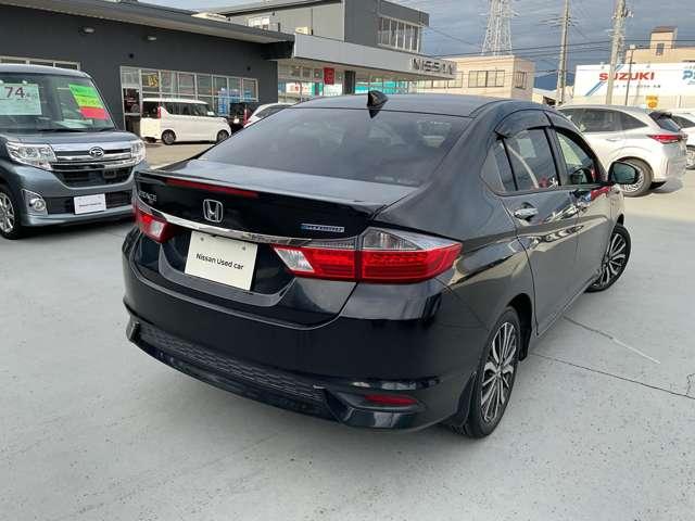 グレイス １．５　ハイブリッド　ＥＸ　ホンダセンシング　ブラック　スタイル　オートクルーズ・メモリーナビゲーション・　Ｒカメラ　盗難防止装置　オートクルーズコントロール　スマートキー　衝突被害軽減ブレーキ　ＥＴＣ　サイドエアバッグ　アイドリングストップ　Ｗエアバック　エアバッグ　オートエアコン　アルミ（20枚目）