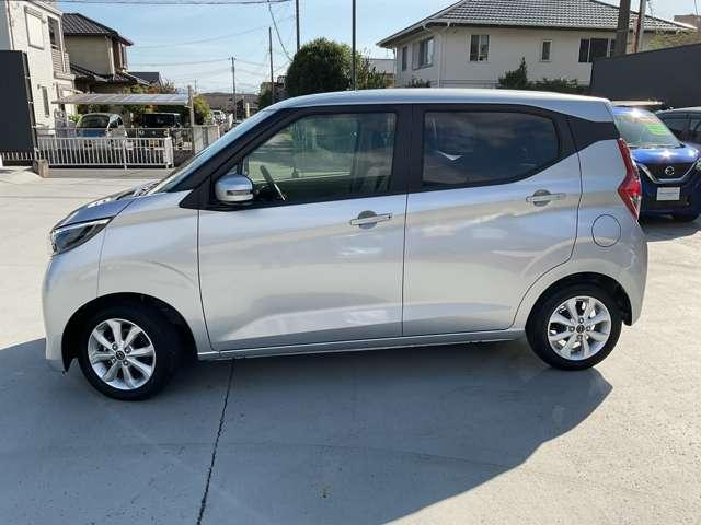 デイズ 660 X LEDヘッドランプ・前後ドライブレコーダー アラウンドM 踏み間違え防止 禁煙 スマートキー イモビライザー バックカメラ 1オーナー レーンキープ アイドリングストップ ドライブレコーダー キーレス フルオートエアコン LEDライト ナビTV(17枚目)