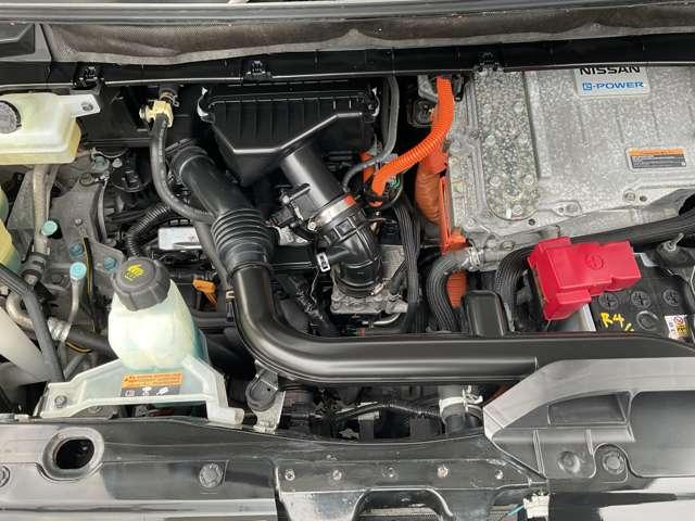 セレナ １．２　ｅ－ＰＯＷＥＲ　ハイウェイスター　Ｖ　オートパーキング・プロパイロット・アラウ　３６０°カメラ　エマジェンシーブレーキ　スマキー　ＬＥＤ　レーンアシスト　ＥＴＣ　ドラレコ　Ａストップ　イモビ　フルオートエアコン　アルミホイール　エアバック　メモリーナビ　キーフリー　ナビＴＶ（15枚目）