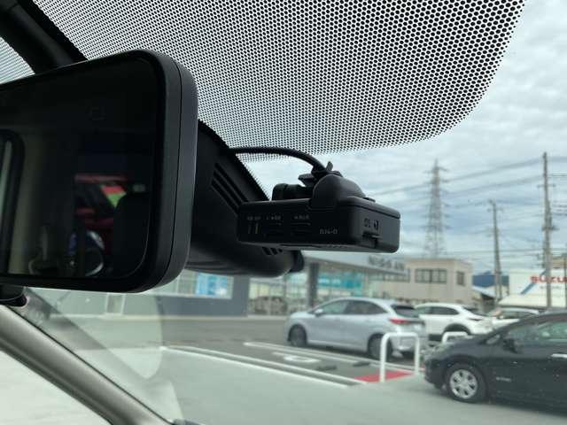 セレナ １．２　ｅ－ＰＯＷＥＲ　ハイウェイスター　Ｖ　オートパーキング・プロパイロット・アラウ　３６０°カメラ　エマジェンシーブレーキ　スマキー　ＬＥＤ　レーンアシスト　ＥＴＣ　ドラレコ　Ａストップ　イモビ　フルオートエアコン　アルミホイール　エアバック　メモリーナビ　キーフリー　ナビＴＶ（16枚目）