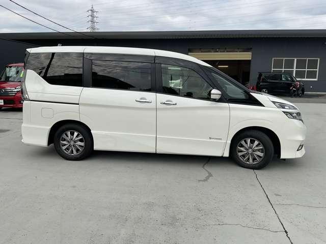 セレナ １．２　ｅ－ＰＯＷＥＲ　ハイウェイスター　Ｖ　オートパーキング・プロパイロット・アラウ　３６０°カメラ　エマジェンシーブレーキ　スマキー　ＬＥＤ　レーンアシスト　ＥＴＣ　ドラレコ　Ａストップ　イモビ　フルオートエアコン　アルミホイール　エアバック　メモリーナビ　キーフリー　ナビＴＶ（17枚目）