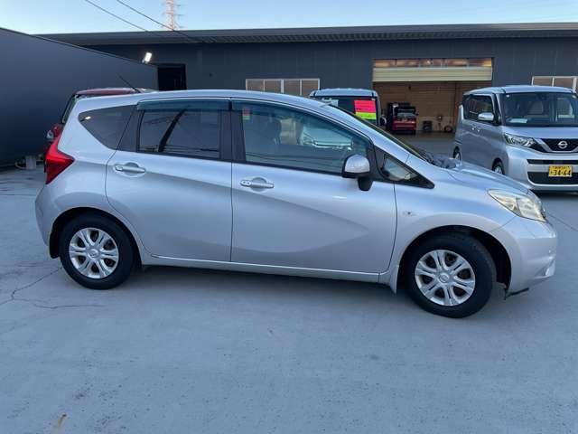 ノート １．２　Ｘ　エマージェンシーブレーキ・メモリーナビ・　全方位モニター　エコモード　ＰＷ　キーフリー　盗難防止システム　オートエアコン　ワンセグテレビ　ナビＴＶ　メモリーナビ　ＰＳ　ＡＢＳ　エアバック　インテリキ－（15枚目）