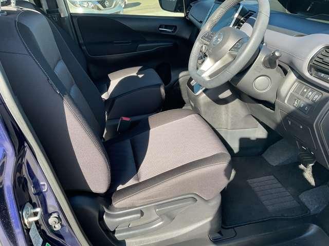 セレナ ２．０　ハイウェイスター　Ｖ　シートヒーター・ハンドルヒーター・プロパ　アラウンドビュ－　アルミ　衝突被害軽減　ＬＤＰ　エアバッグ　両側オートスライドドア　ＬＥＤライト　インテリジェントキー　メモリーナビ　アダプティブクルーズコントロール　アイドリングストップ　ナビＴＶ（6枚目）