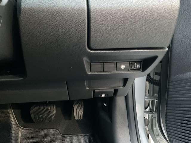 ノート 1.2 X 前後ドライブレコーダー・バックカメラ・イ リアカメラ 衝突被害軽減ブレ-キ 禁煙車 LEDヘッドライト レーンアシスト インテリジェントキー ワンオーナー ドラレコ アイドリングストップ 盗難防止システム ワンセグTV TVナビ メモリーナビ(13枚目)