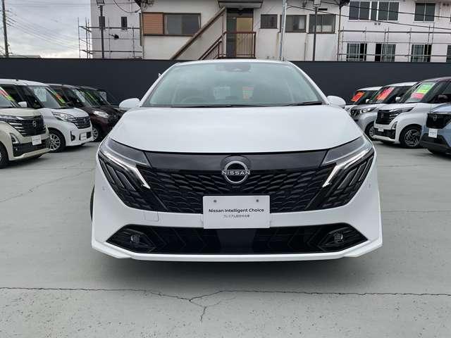 オーラ １．２　Ｇ　レザーエディション　ＢＯＳＥサラウンドシステム・アラウンドビュー　ワンオーナ　追突防止　レーダークルーズ　車線逸脱警報装置　禁煙車　ＬＥＤ　ドライブレコーダー　盗難防止　バックモニター　ＥＴＣ　インテリジェントキー　メモリーナビゲーション　ＡＷ　キーレスエントリー（4枚目）