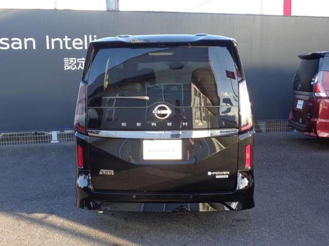 セレナ １．４　ｅ－ＰＯＷＥＲ　ハイウェイスターＶ　寒冷地仕様・防水シート・移動物検知全周囲（15枚目）