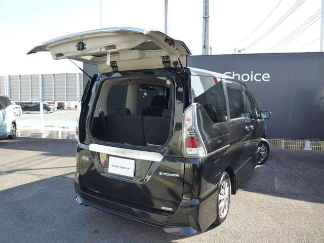 セレナ ｅ－パワー　ハイウェイスターＶ　純正大画面ナビ・全周囲カメラ・ドラレコ・クルーズコントロール・シートヒーター・ハンドルヒーター・ＥＴＣ・パークングサポート・両側電動スライドドア・保証期間：１年（走行距離無制限）（17枚目）