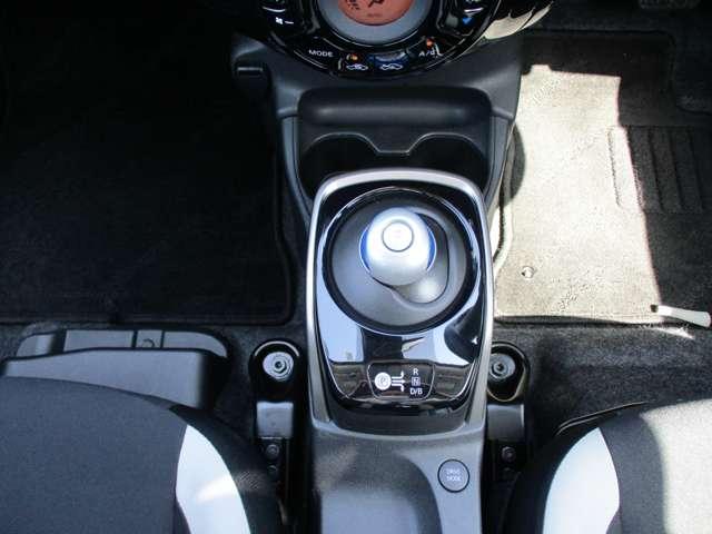1.2 e-POWER X 衝突被害軽減B ハイビームアシスト アルミ 1オナ スマキー レーンキープアシスト 禁煙 ナビTV 試乗車 メモリーナビ付き オートエアコン ワンセグ キーフリー 盗難防止 アルミ ABS パワーウィンドウ ブレーキサポート CDオーディオ(12枚目)
